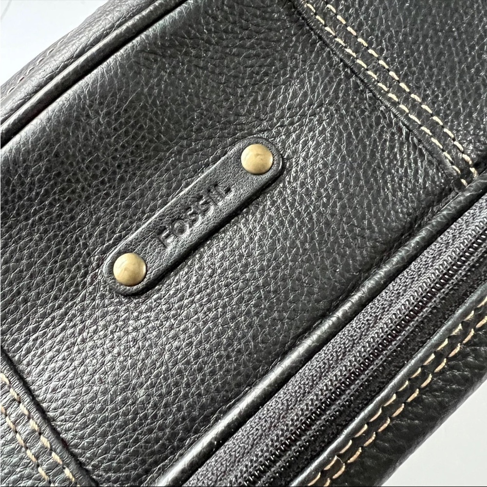 Fossil Black Leather Toiletry Bag - Picture 4 of 11